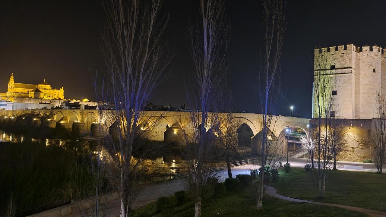 Albolafia Junto Puente Romano Kordoba Bagian luar foto